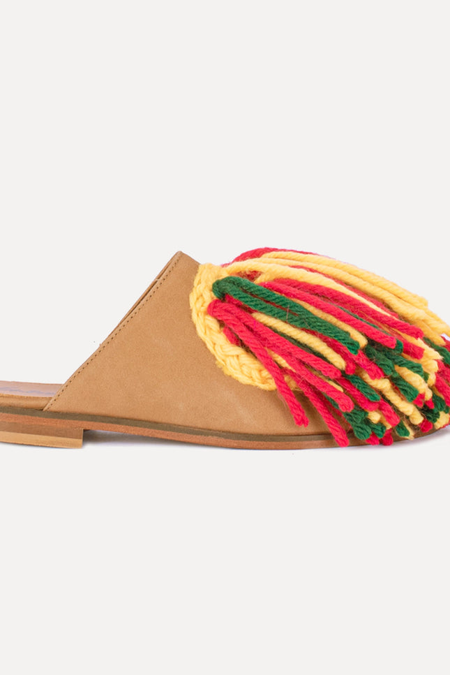 Entrudo | Burgas Slippers with wool fringes yellow