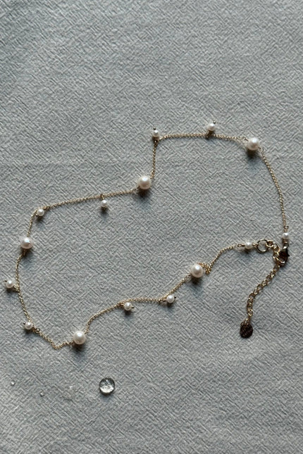 Pas de Marque | Gold-filled freshwater pearl necklace Constellation