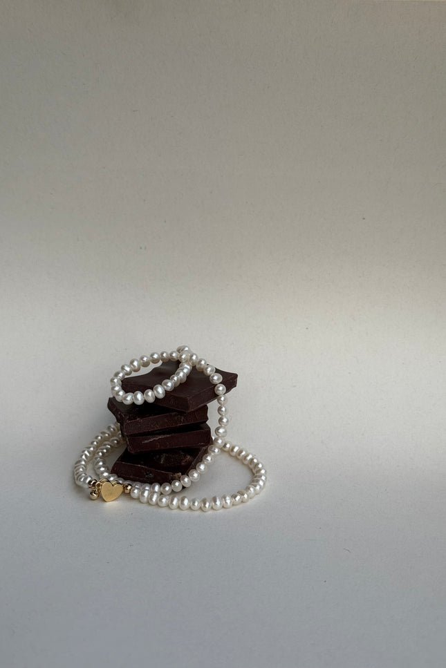 Pas de Marque | Gold-filled freshwater pearl necklace Cœur Aimant