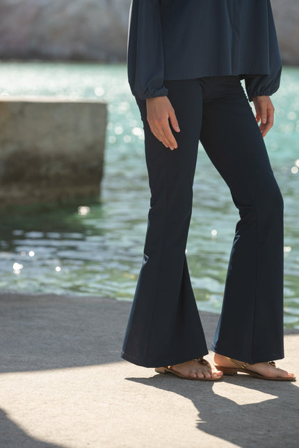 Kalani sunwear I Miami Sculpt UV Flare Leggings Midnight Blue
