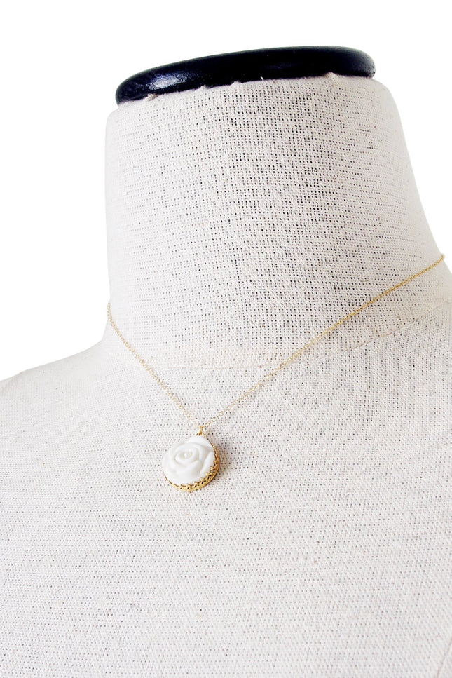 Poporcelain | Rose with Pearl Pendant Necklace