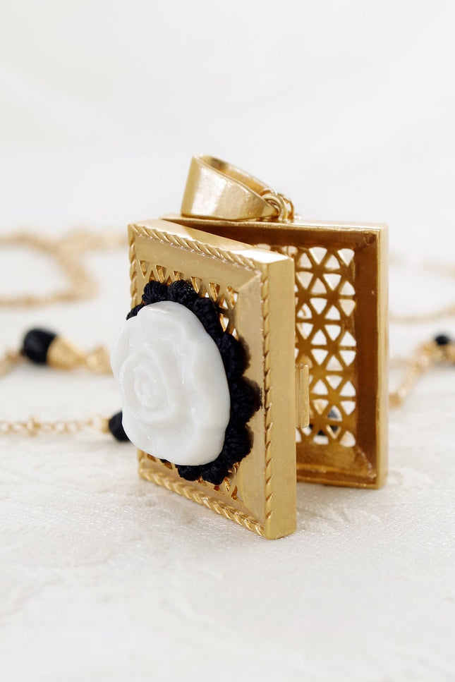 Poporcelain | Vintage Moonlight Rose Locket Pendant Necklace
