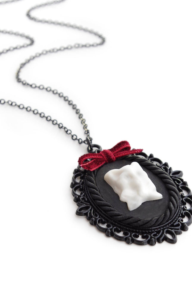 Poporcelain | Dark Romance Cat Cameo Necklace