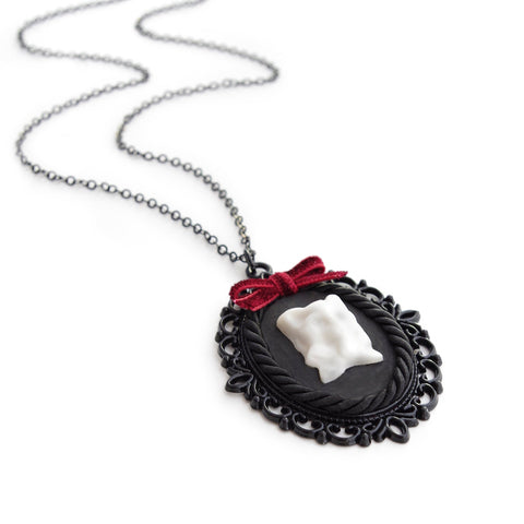 Poporcelain | Dark Romance Cat Cameo Necklace