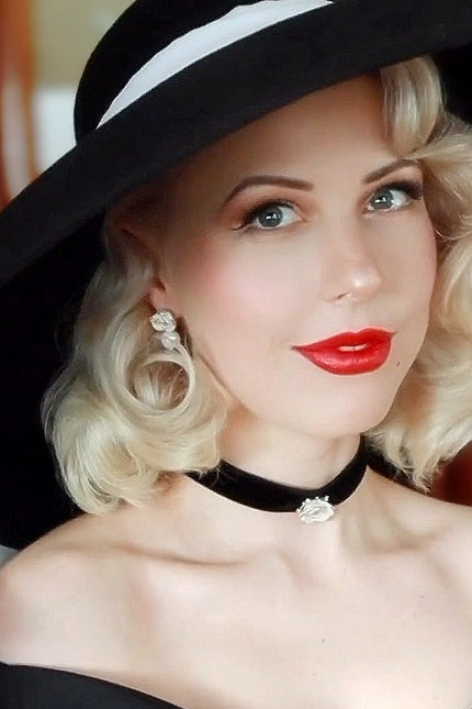 Poporcelain | White Cloud Rose Black Velvet Choker