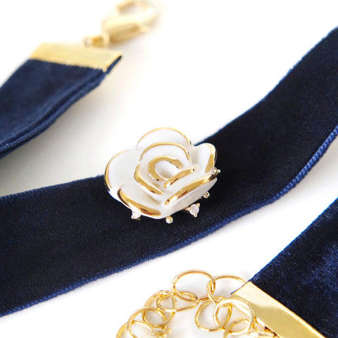 Poporcelain | Choker z różą White Cloud granatowy