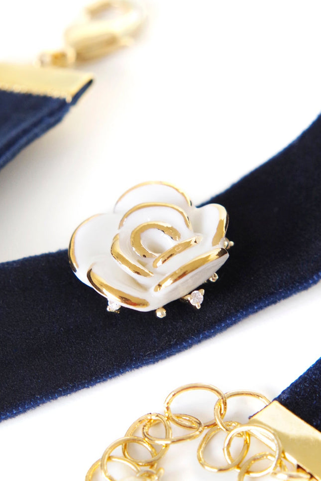 Poporcelain | White Cloud Rose Navy Velvet Choker