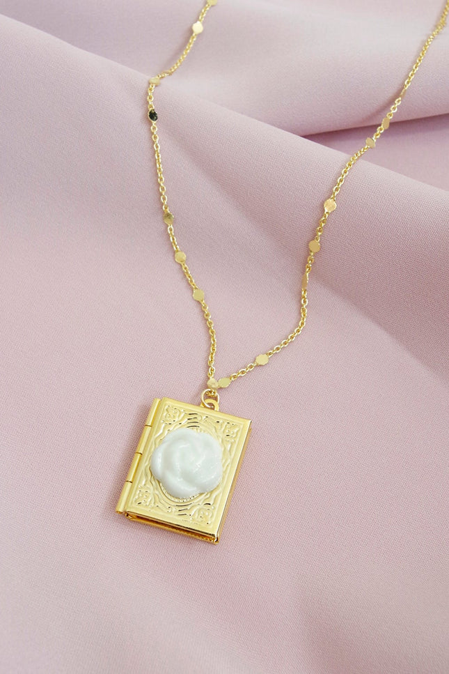 Poporcelain | Naszyjnik z wisiorkiem książką Camellia