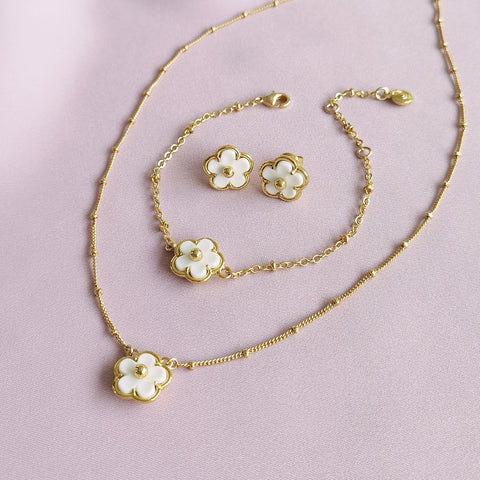 Poporcelain | Daisy Pendant Necklace