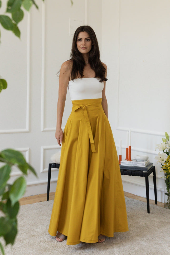 Front view of maxi cotton yellow skirt