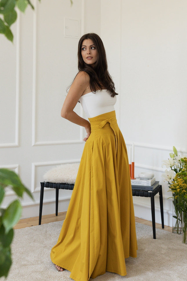 Side view of maxi cotton skirt with bow