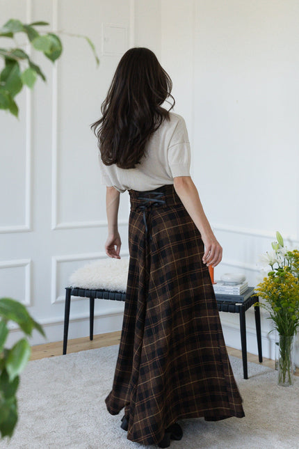 Back view of maxi wool skirt