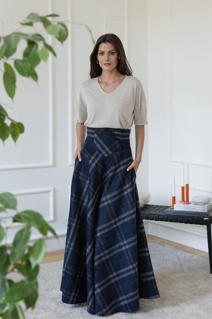 Front view of maxi wool skirt with pockets