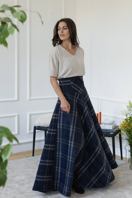 Maxi wool flared skirt