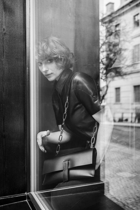 PBG studio | Clutch bag with chain