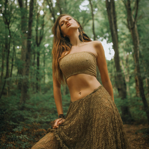 Zhenabia | HENA Body in Desert Sand