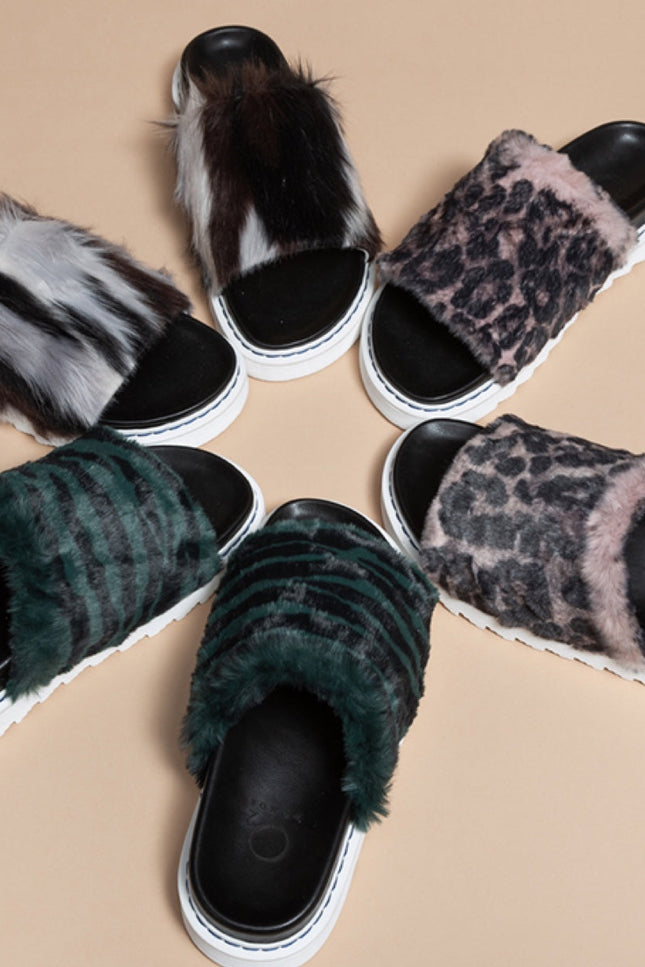 O2 Monde | Flora Flip Flops caracal fur