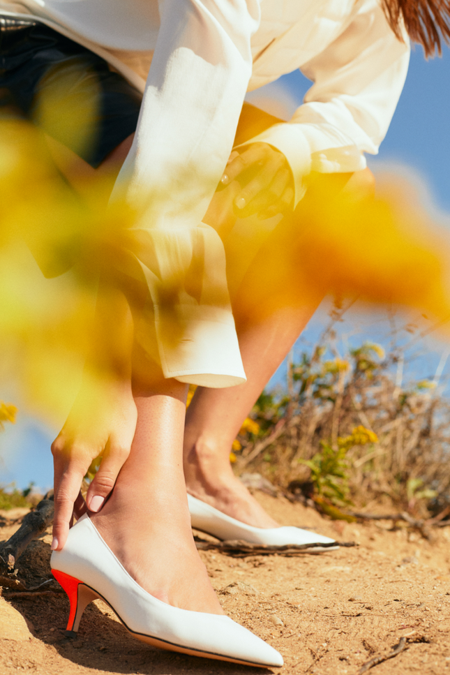 O2 Monde | Lois Heels white velvet
