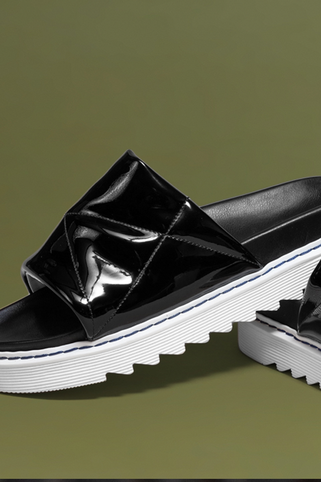 O2 Monde | Anahita Slippers black lux