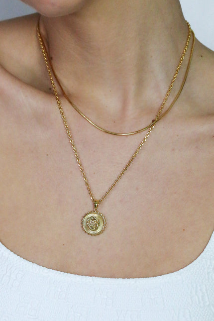 Miss Cecilia | The Rose Necklace