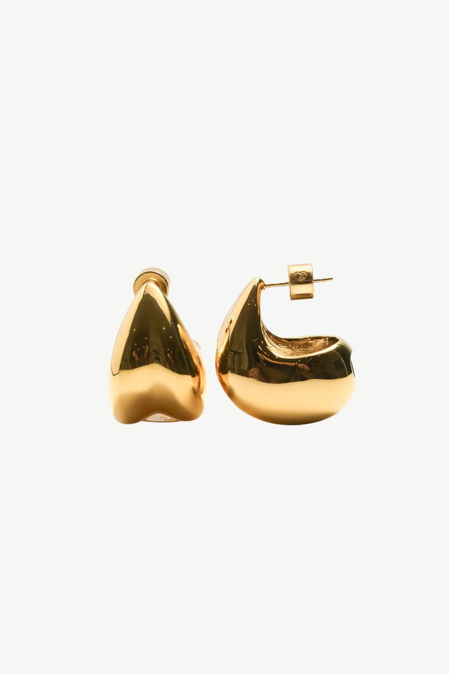 Miss Cecilia | The Alba Studs
