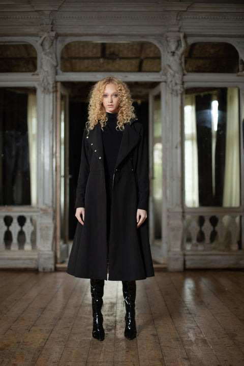 RainSisters | Dwurzędowy płaszcz typu trencz w jednolitym czarnym kolorze „Queen of Spades”