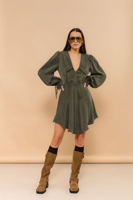 Maoconcept | Asymetryczna mini sukienka z kołnierzem w kolorze khaki