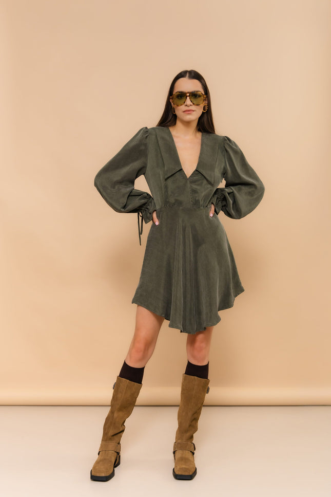 Maoconcept | Asymetryczna mini sukienka z kołnierzem w kolorze khaki
