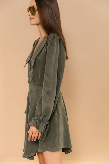 Maoconcept | Asymetryczna mini sukienka z kołnierzem w kolorze khaki