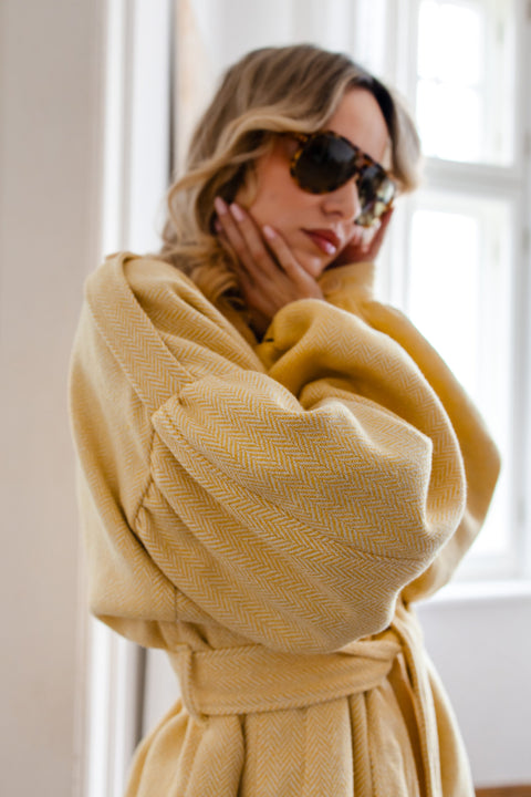 Maoconcept | Żółta kimonowa z jedwabną kurtką w jodełkę