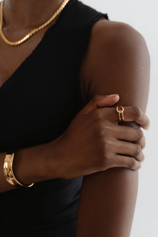 Miss Cecilia | Classic Knot Ring