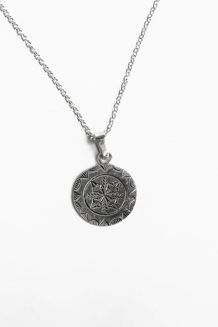 Yelli Jewels | Amazing Double Rosettes Pendant Necklace