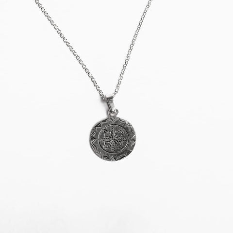 Yelli Jewels | Amazing Double Rosettes Pendant Necklace