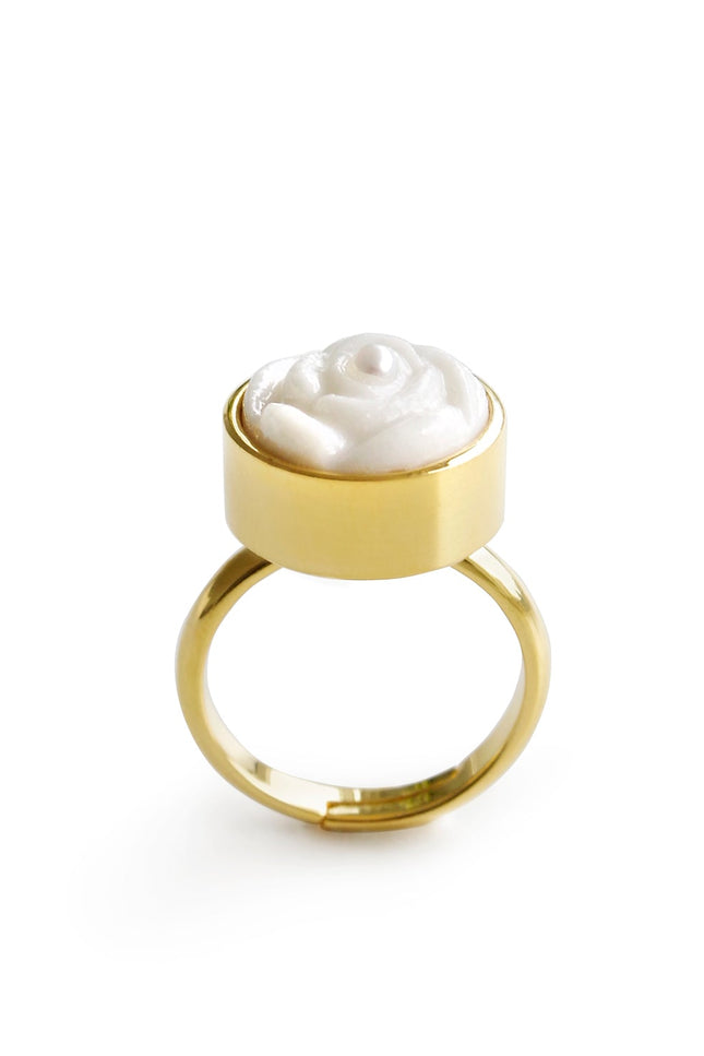 Poporcelain | Rose with Pearl Ring
