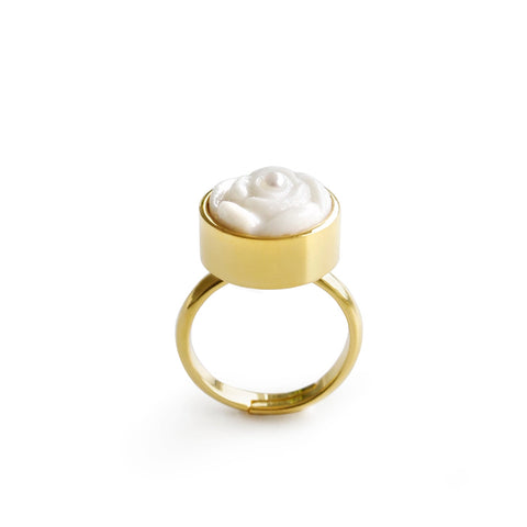 Poporcelain | Rose with Pearl Ring