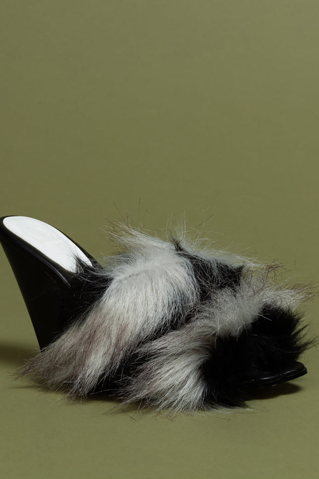 O2 Monde | Veles Sandals fur black & white