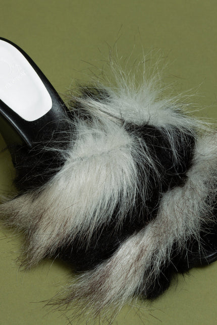 O2 Monde | Veles Sandals fur black & white