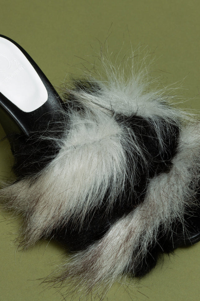 O2 Monde | Veles Sandals fur black & white