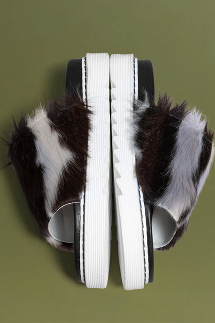 O2 Monde | Flora Flip Flops black fur