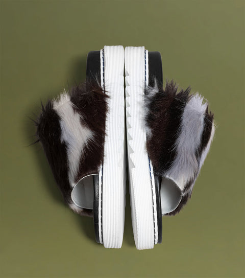 O2 Monde | Flora Flip Flops black fur