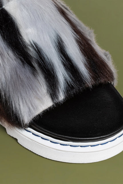 O2 Monde | Flora Flip Flops black fur