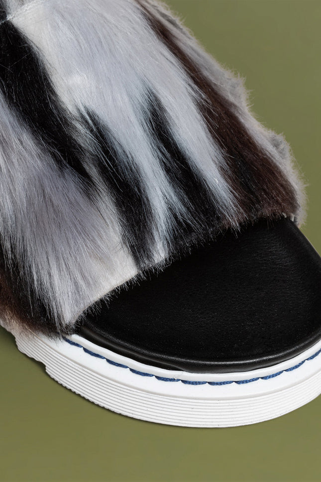 O2 Monde | Flora Flip Flops black fur