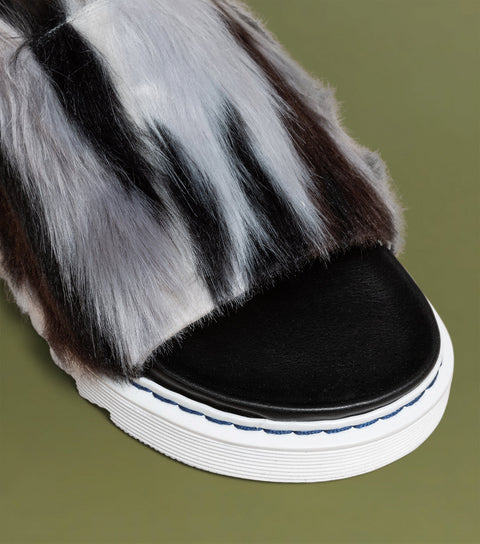 O2 Monde | Flora Flip Flops black fur
