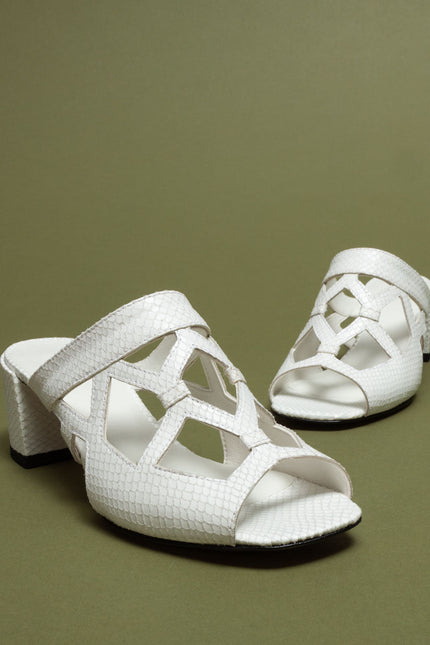 O2 Monde | Paula Slippers white snake