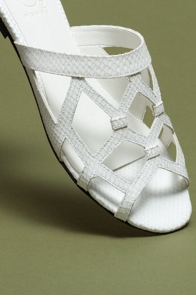 O2 Monde | Leela Slippers white