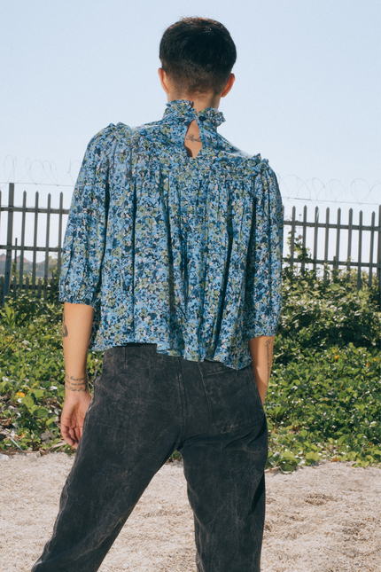 State Of Georgia I THE JONI TOP - FLORAL EXPLOSION BLUE