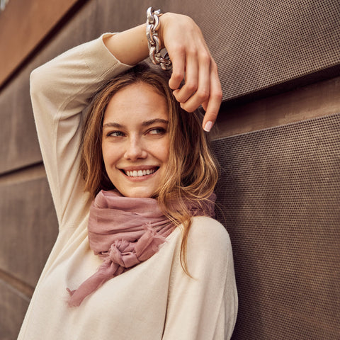 Bel Cashmere | Fular ultra fino de cashmere en color rosa oscuro