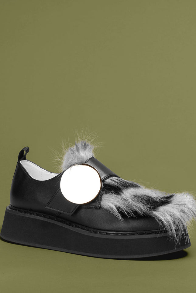 O2 Monde | Surya Loafers black fur