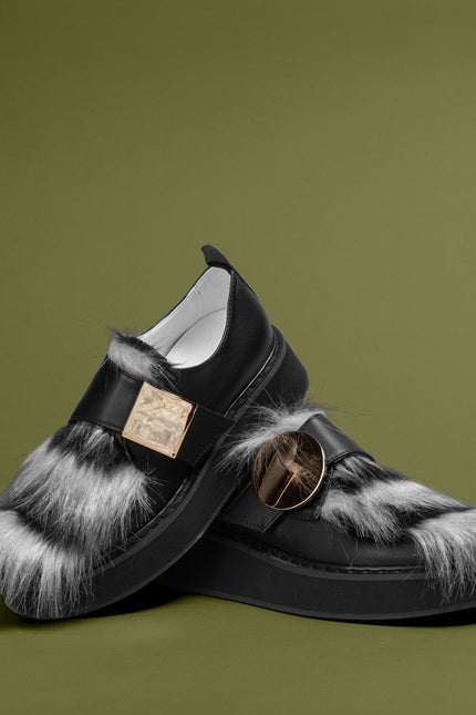 O2 Monde | Surya Loafers black fur