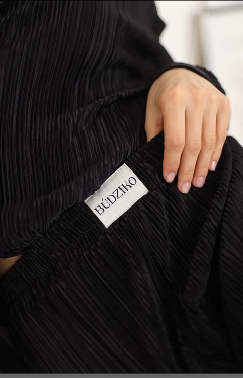BÚDZIKO | AMELIA BLACK PLEATED TROUSERS